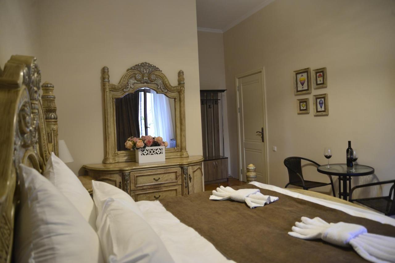 Hotel Victoria Bordzjomi Buitenkant foto