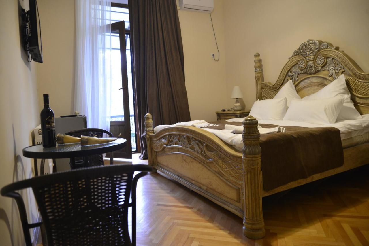 Hotel Victoria Bordzjomi Buitenkant foto
