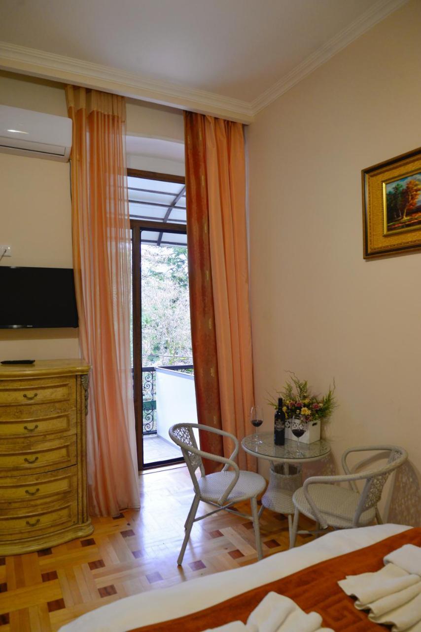 Hotel Victoria Bordzjomi Buitenkant foto