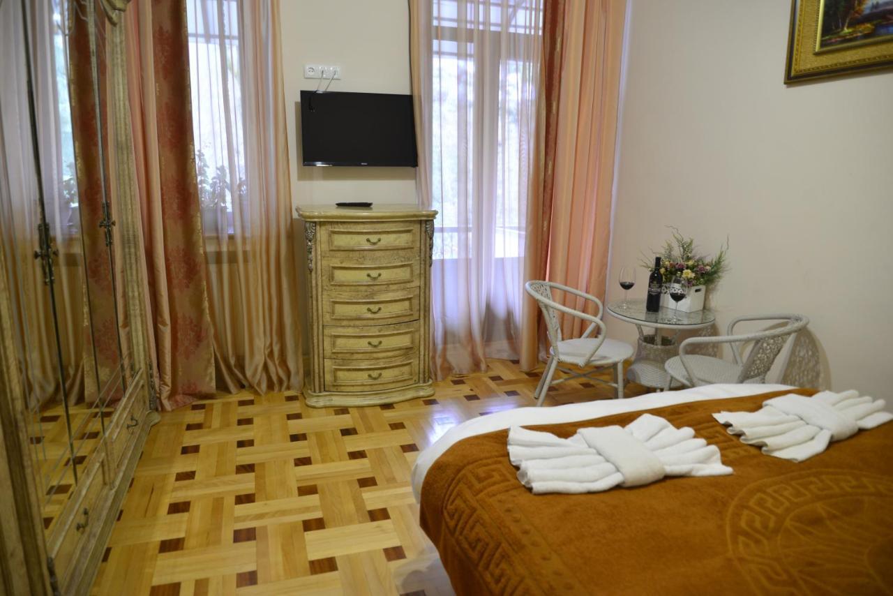 Hotel Victoria Bordzjomi Buitenkant foto