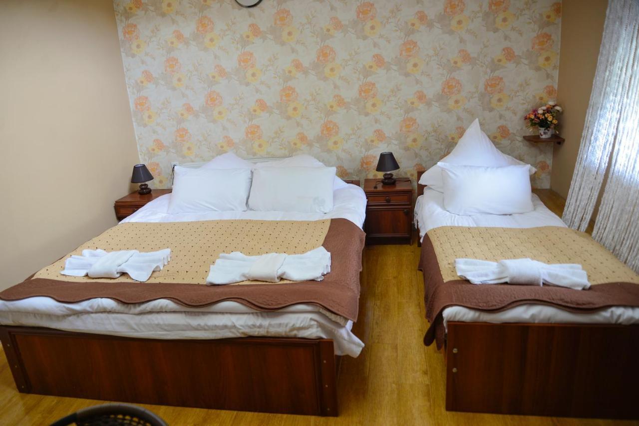 Hotel Victoria Bordzjomi Buitenkant foto