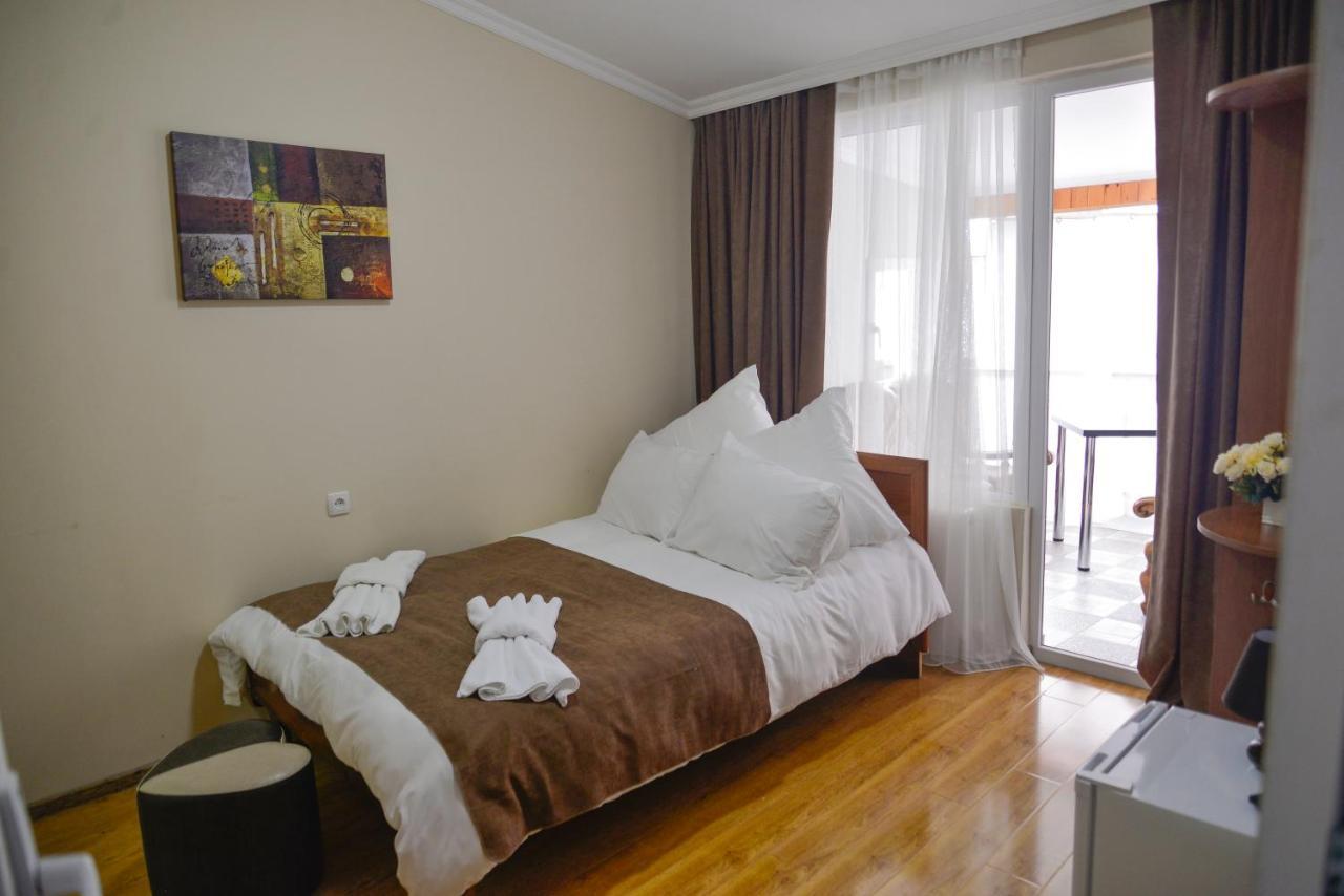 Hotel Victoria Bordzjomi Buitenkant foto