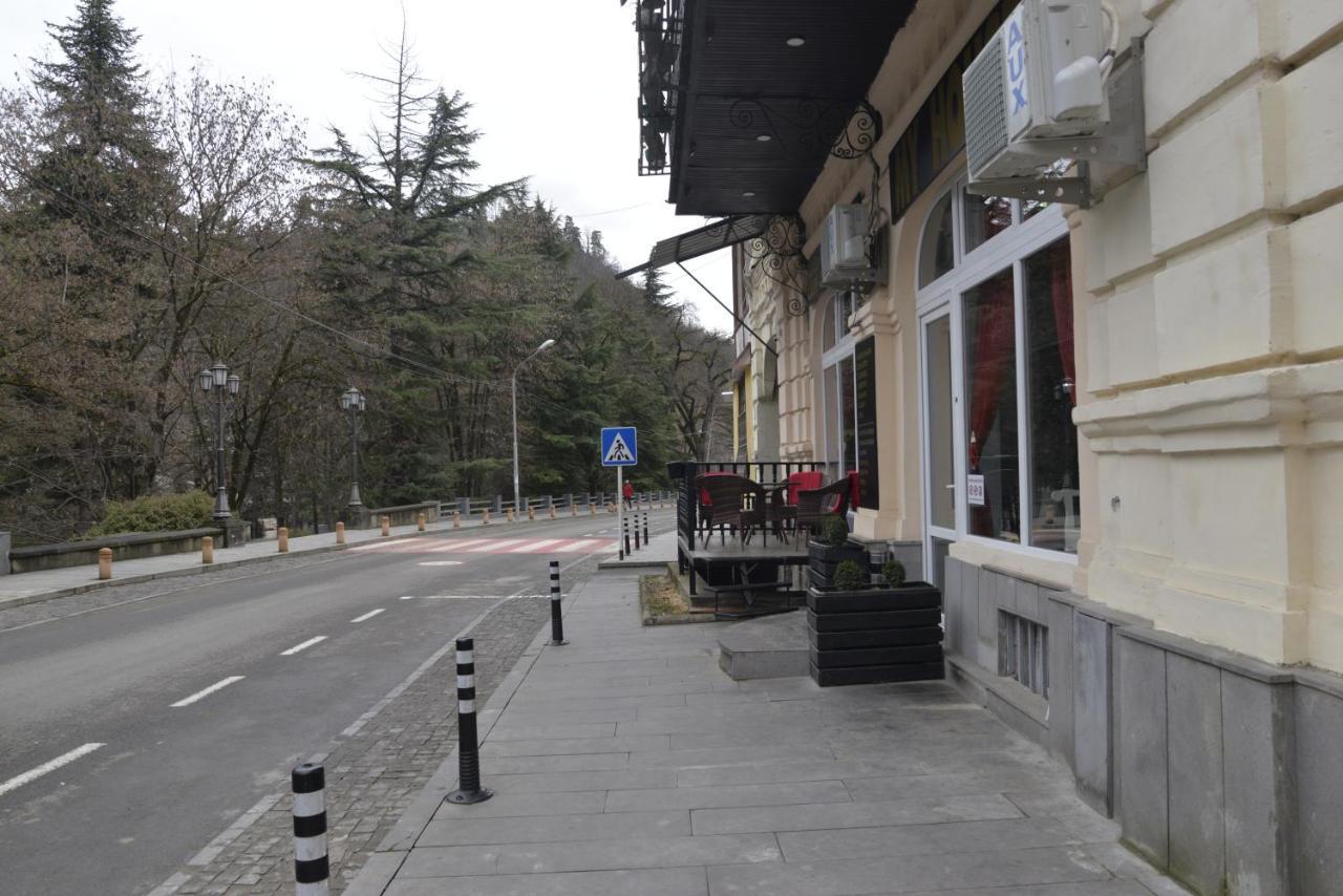 Hotel Victoria Bordzjomi Buitenkant foto