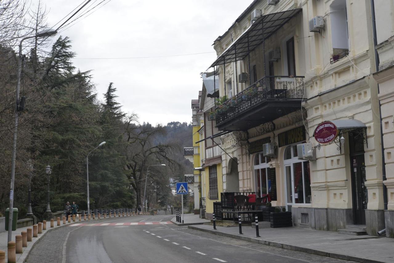 Hotel Victoria Bordzjomi Buitenkant foto